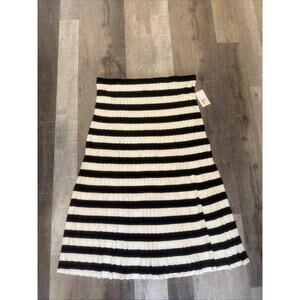 A New Day A Line Skirt Women Size 4X Black White Striped Pleated Stretch Pull On